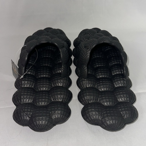 BLACK BUBBLE SLIPPERS - Picture 5 of 6